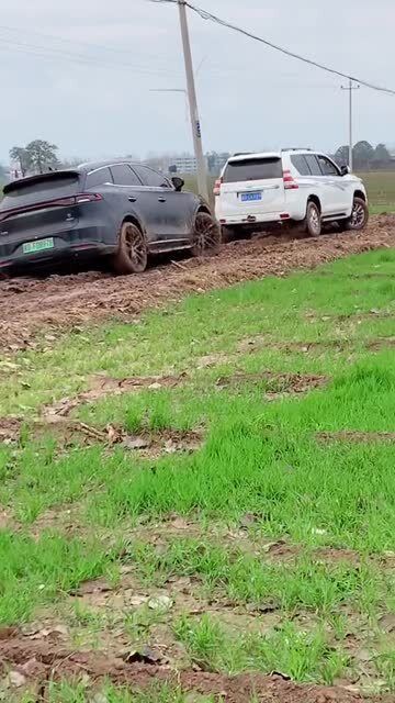 鄉(xiāng)間水泥路上的思考 電動(dòng)汽車(chē)的適應(yīng)性挑戰(zhàn)與市場(chǎng)突圍